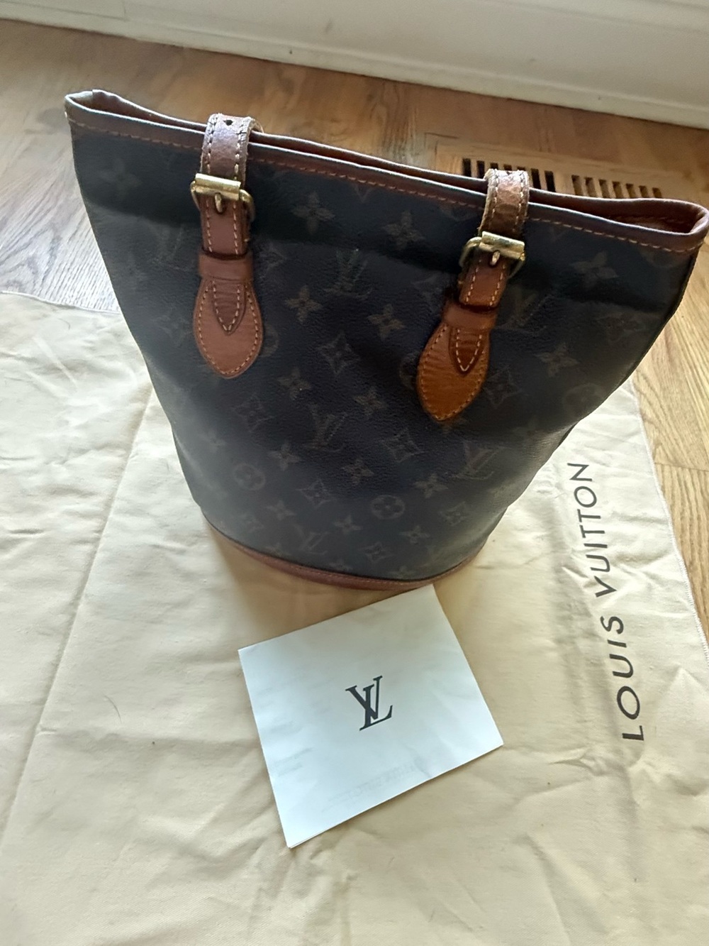 Louis Vuitton Petit Bucket Monogram Shoulder Bag M42238 / Vintage / Authentic - Picture 2 of 16
